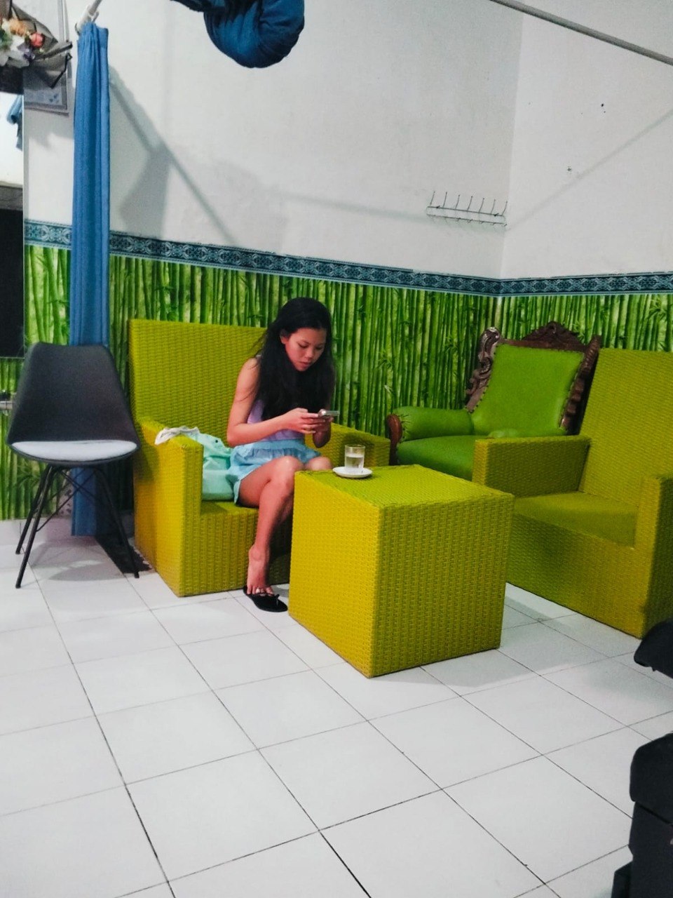 Detail fasilitas dan dekorasi Dejavu Spa